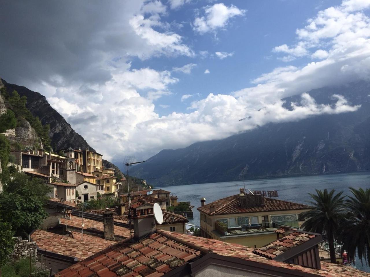 Albergo Ristorante Montebaldo Limone sul Garda Habitación foto