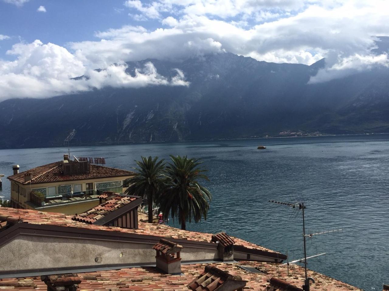 Albergo Ristorante Montebaldo Limone sul Garda Habitación foto