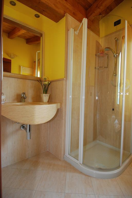 Albergo Ristorante Montebaldo Limone sul Garda Habitación foto